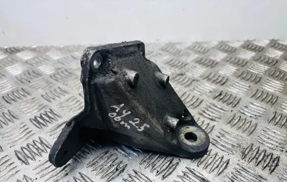 Audi A4 S4 B5 8D Gearbox mounting bracket 8D0399114AC