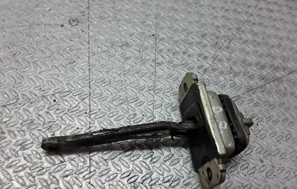 Land Rover Freelander Front door check strap stopper