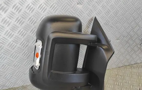 Front door electric wing mirror