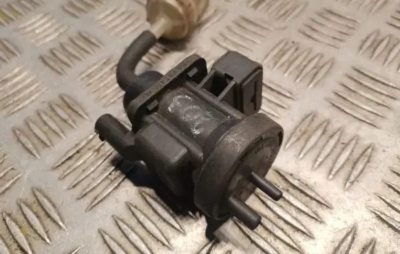Mercedes-Benz C W203 Turbo solenoid valve 0005450427