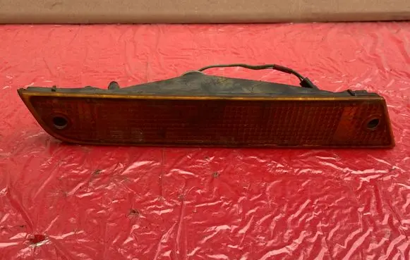 Toyota Land Cruiser (BJ70) Front bumper turn signal 