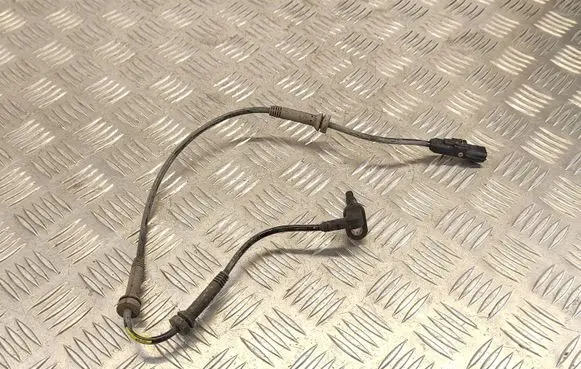 Dacia Sandero ABS brake wheel speed sensor 479104225R 10071155973