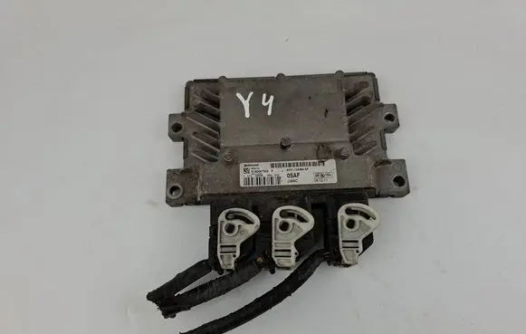 Ford Focus Engine control unit/module 8V2112A650SF S180047002F