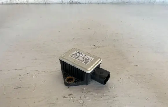 Audi A6 S6 C5 4B ESP acceleration yaw rate sensor 8E0907637B BPV128331 0265005618