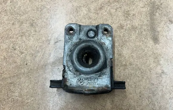 BMW 3 E46 Engine bonnet/hood lock/catch 51238203859 8203859 51238208442