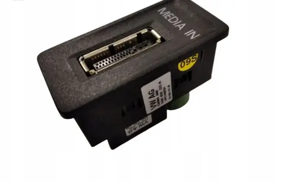 Volkswagen Golf VII USB socket connector 5G0035222A