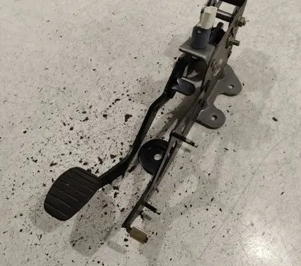 Renault Scenic II - Grand scenic II Brake pedal