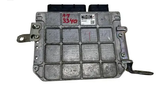 Toyota Auris 150 Engine control unit/module 896610Z250
