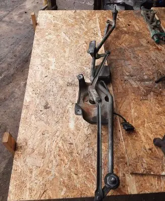 Seat Alhambra (Mk1) Front wiper linkage 