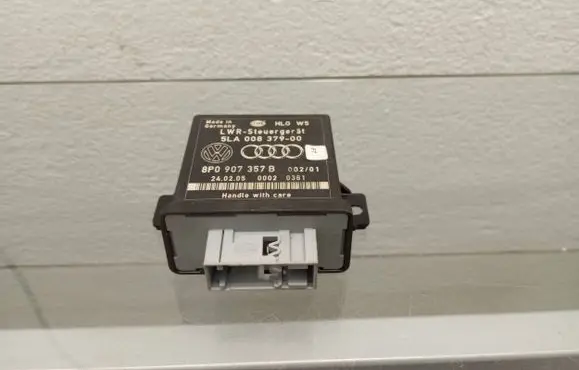 Audi A4 S4 B7 8E 8H Light module LCM 8P0907357B 5LA00837900