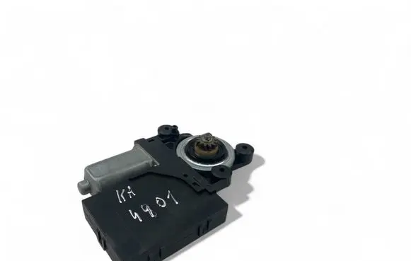 Volvo C30 Front door window regulator motor 979038100