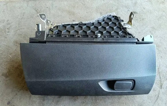 BMW 1 F20 F21 Glove box
