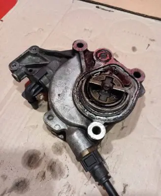 Citroen C-Crosser Vacuum pump D1711C1 2801T
