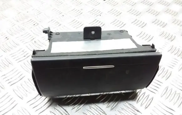 Subaru Legacy Glove box