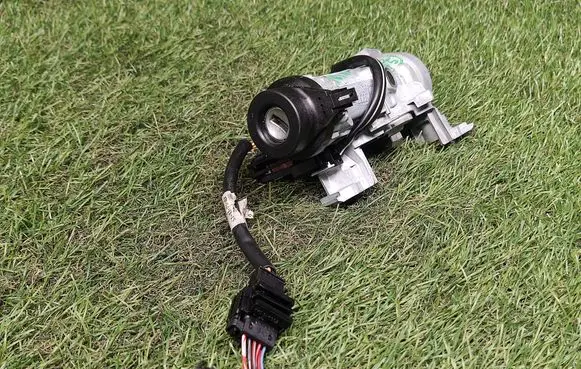 Volkswagen Jetta VI Ignition lock 1K0905865 1K0905851
