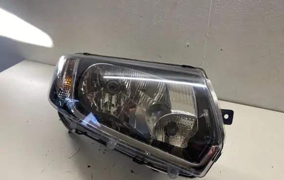 Dacia Sandero Headlight/headlamp 260107615R 90029995 90029995B9HD