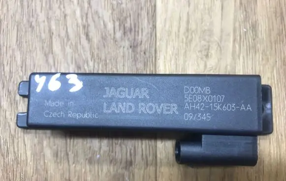 Jaguar XJ X351 Keyless system antenna 5E08X0107