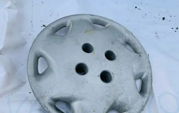 Citroen Berlingo R14 wheel hub/cap/trim 2107u100 2107-u100