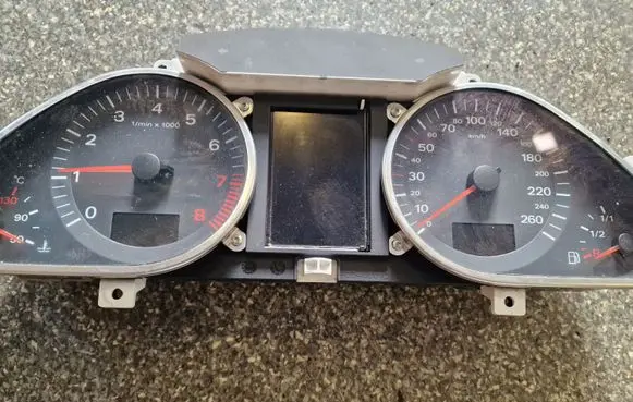 Audi A6 S6 C6 4F Speedometer (instrument cluster) 4F0920900M