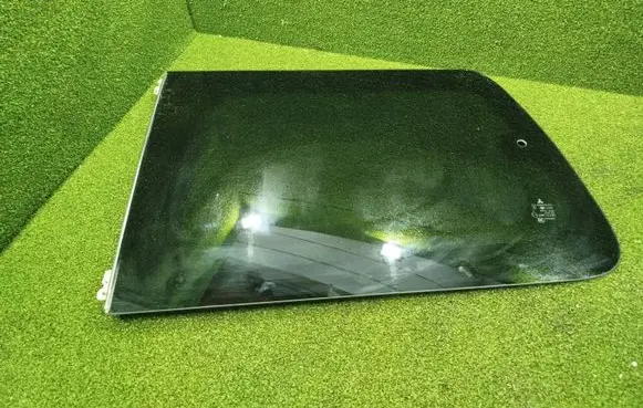 Mitsubishi Pajero Rear side window 43R00150 A001594 00T20