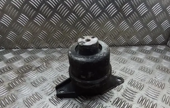 Volkswagen Transporter - Caravelle T5 Engine mount bracket 7H0199256H