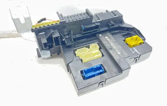 Mercedes-Benz C W204 SAM control unit 2045457001 2044423400 2045456132