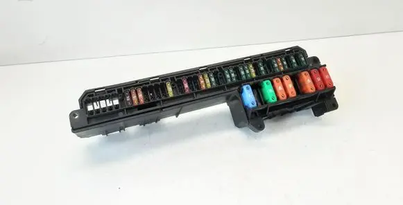 BMW 5 E60 E61 Fuse module 6957330 61146957330