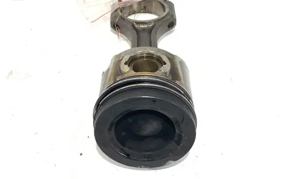 Hyundai ix35 Piston with connecting rod D4FD