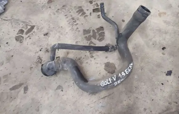 Volkswagen Golf V Engine coolant pipe/hose