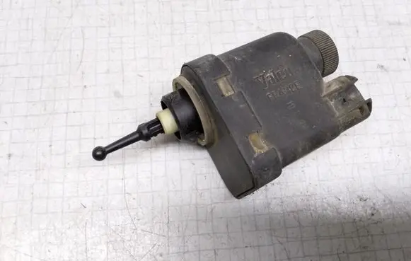 Opel Astra F Headlight level adjustment motor 