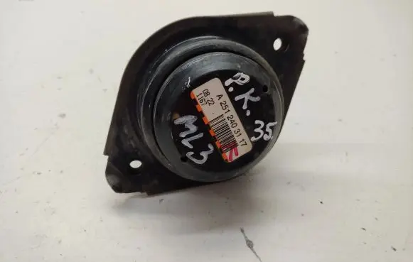 Mercedes-Benz ML W164 Engine mount bracket A2512403117