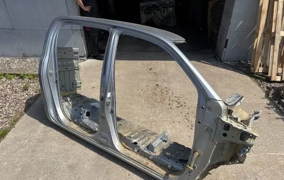 Toyota Hilux VIII Front quarter panel