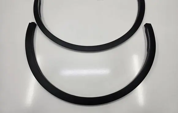Tesla Model Y Front arch trim 165869200A