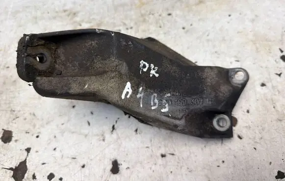 Audi A4 S4 B5 8D Engine mounting bracket 8D0199307H
