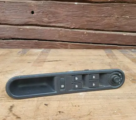 Renault Espace - Grand espace IV Electric window control switch 8200250650