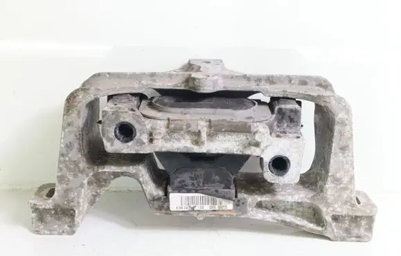 Engine mount bracket