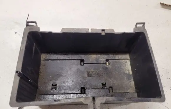 Battery box tray