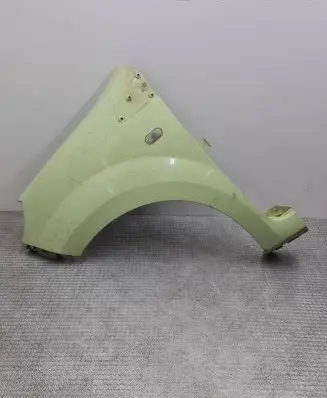 Renault Twingo II Fender 8200588323