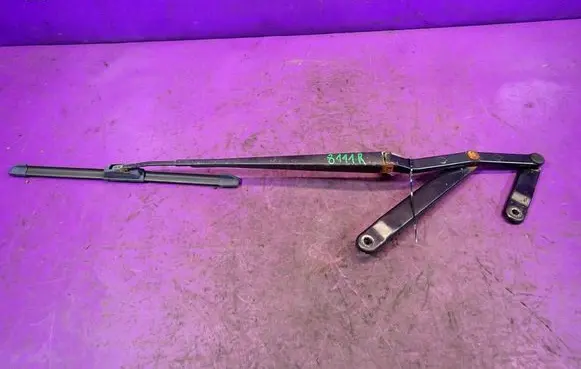 Nissan Almera Tino Front wiper blade arm
