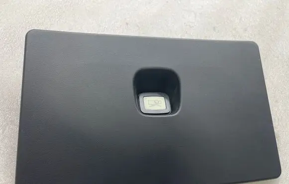 Tesla Model Y Centre console side trim rear 169348100a 169348000A