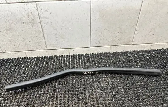 BMW 3 E90 E91 Engine compartment rubber 