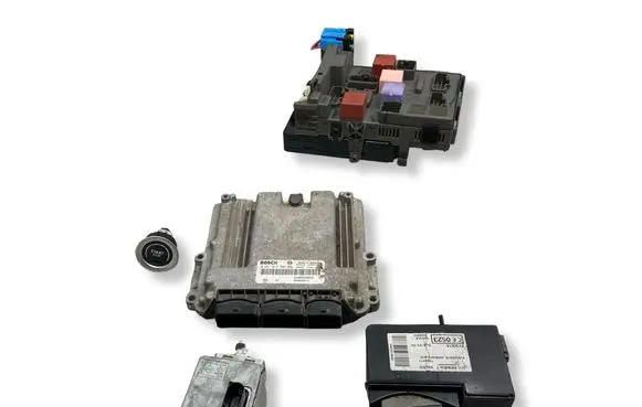 Renault Laguna II Engine ECU kit and lock set 0281013505 8200520036 8200666513