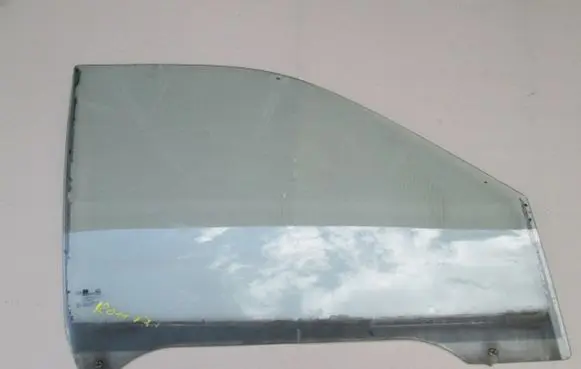 KIA Carnival Front door window glass four-door