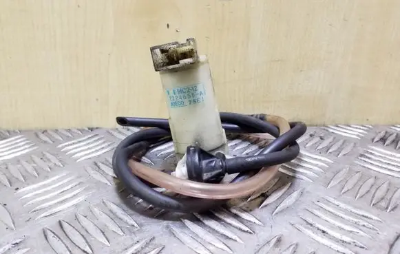 Nissan X-Trail T31 Windscreen/windshield washer pump 2224655A
