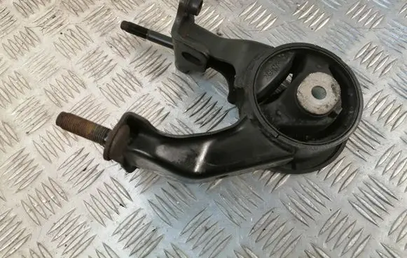 Toyota Avensis T250 Engine mount bracket 123710R010