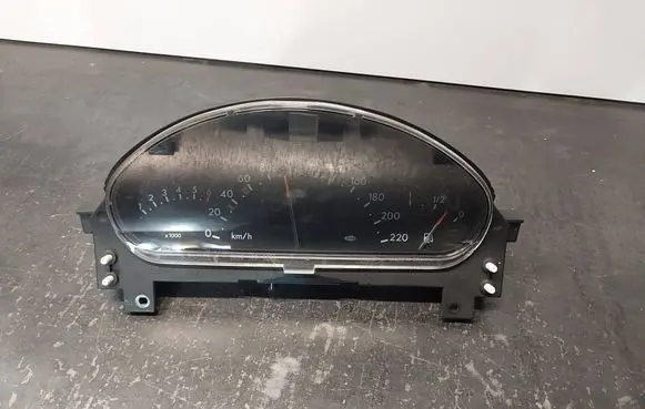 Mercedes-Benz A W168 Speedometer (instrument cluster) A1685403211