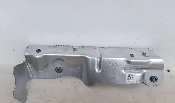 BMW X1 U11 Heat shield in engine bay 8489631 5B3A034 11658489631
