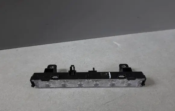 Volkswagen Jetta VI Third/center stoplight 6RU945087A 176369