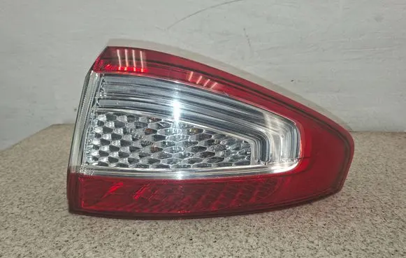 Ford Mondeo MK IV Rear/tail lights BS7113404A 0374D BS7113404C