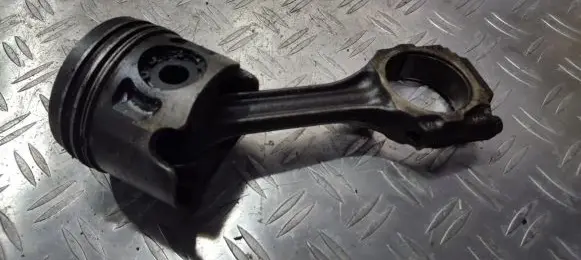 Audi A4 S4 B5 8D Piston with connecting rod 028h